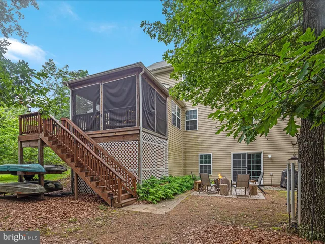 a view of yard with mountain in the background
