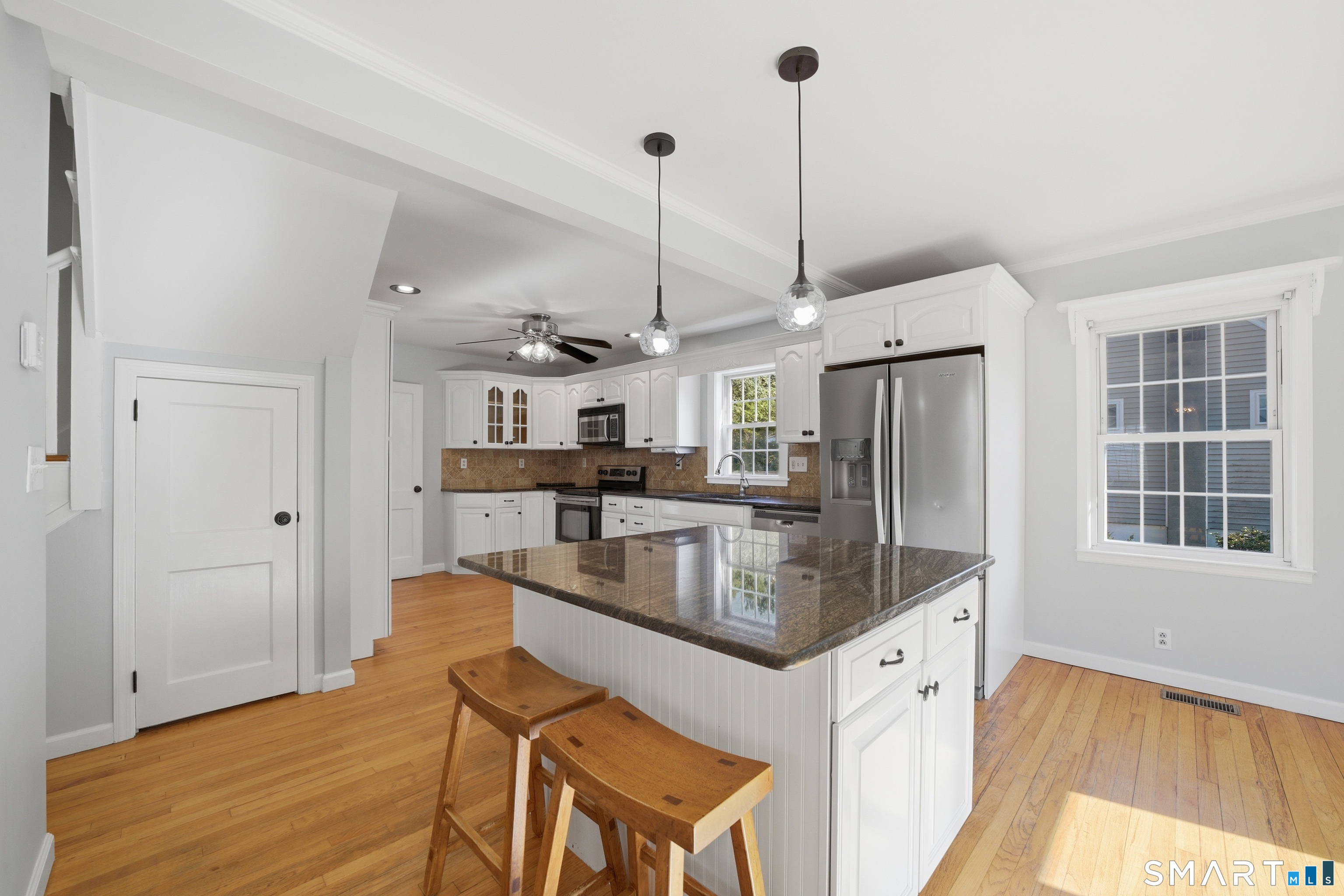 775 Stratford Road Stratford, CT 06615 - Photo 8 of 40