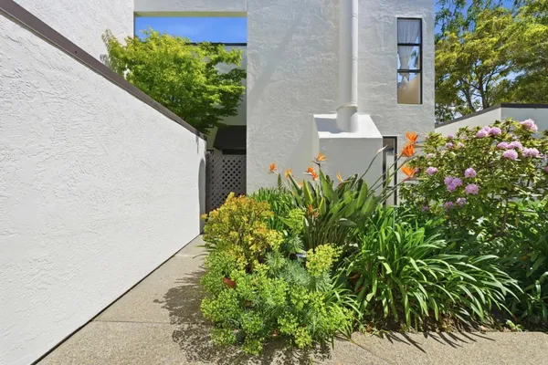 $867,000 | 2001 Alameda De Las Pulgas, Unit 172, San Mateo, CA 94403