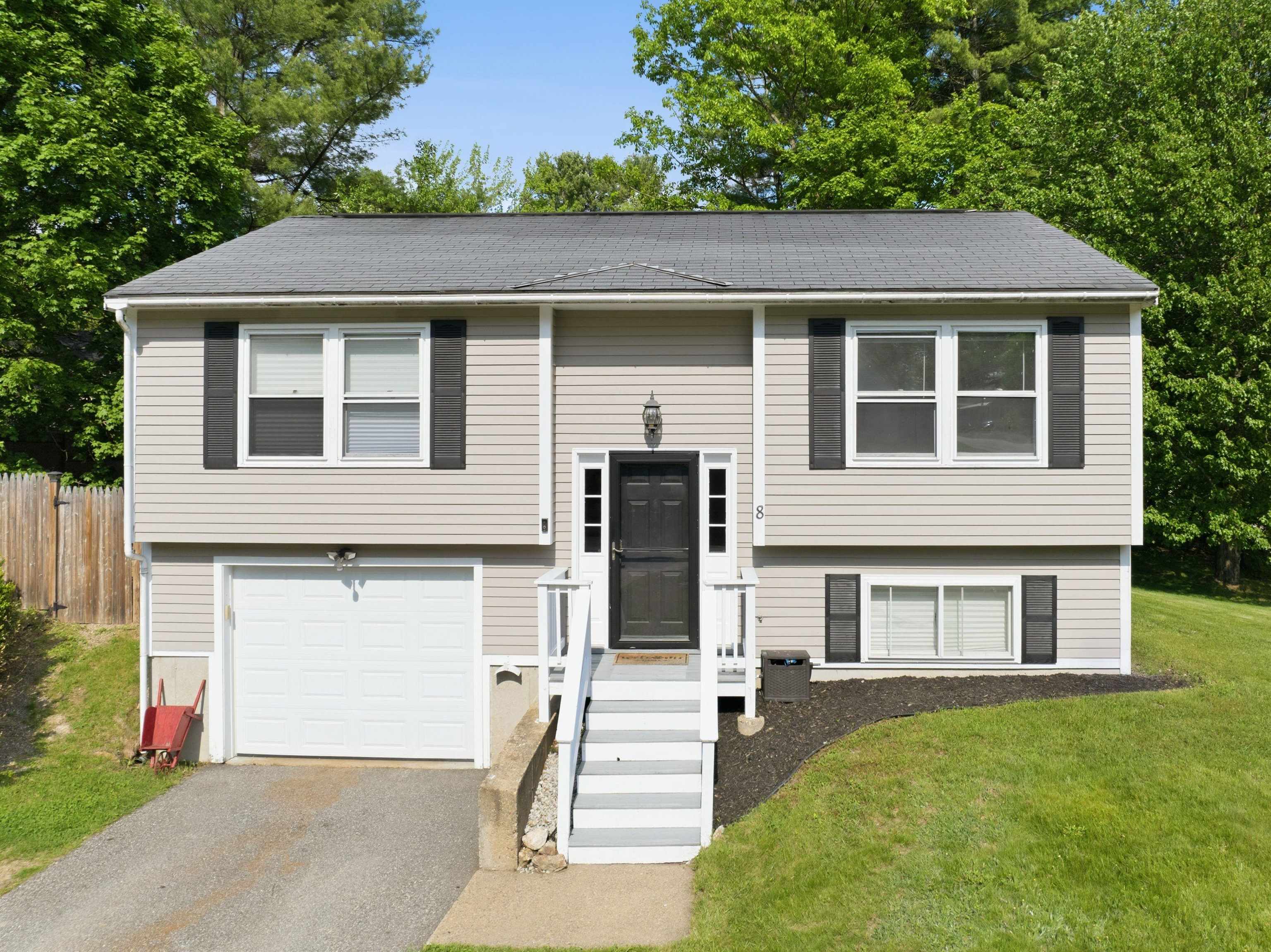 8 Glenridge Road Belmont, NH 03220 - Photo 2 of 36