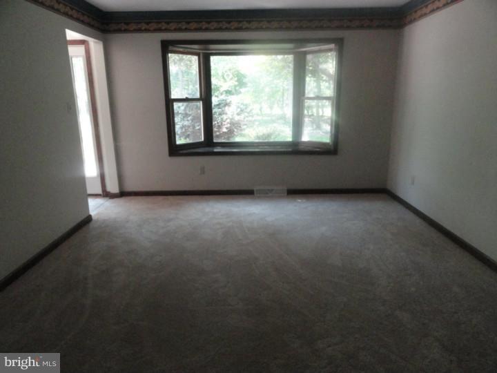 223 Knapp Road Lansdale, PA 19446 - Photo 6 of 25 Gallery Image 6