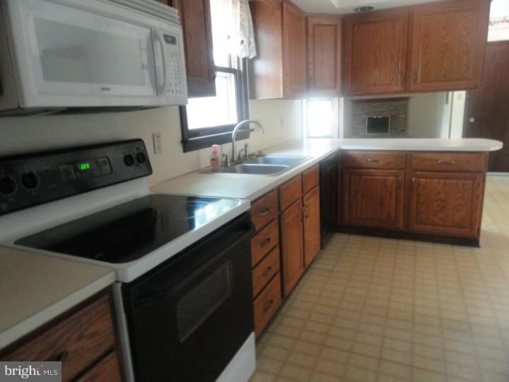 223 Knapp Road Lansdale, PA 19446 - Photo 8 of 25 Gallery Image 8