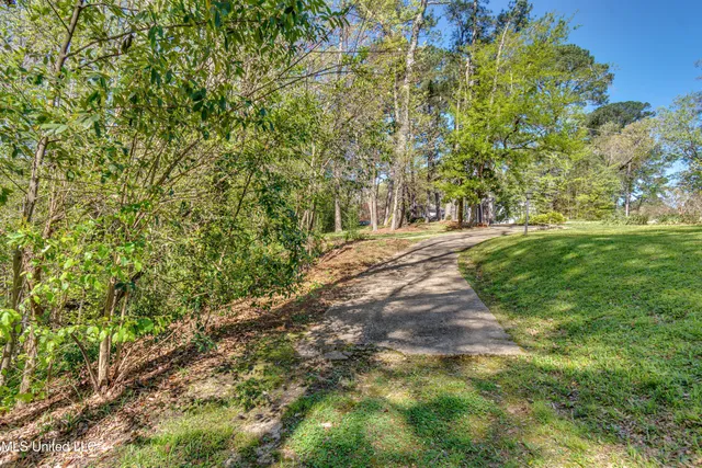 $78,500 | 200 Ridge Drive, Jackson, MS 39216