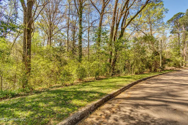 $78,500 | 200 Ridge Drive, Jackson, MS 39216