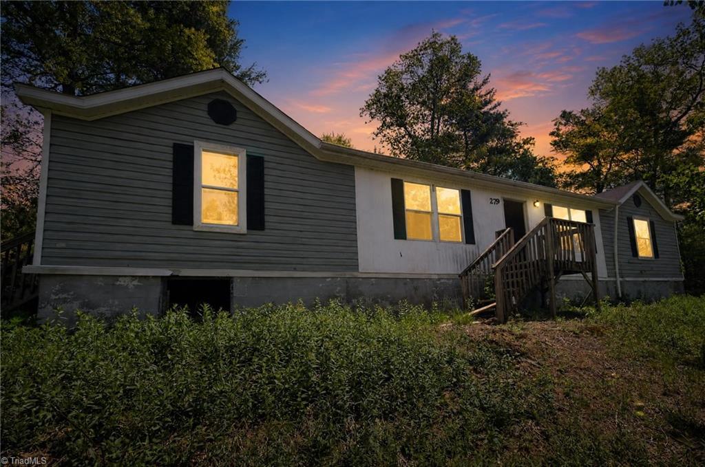 279 Windy Road Fleetwood, NC 28626 - Photo 6 of 29