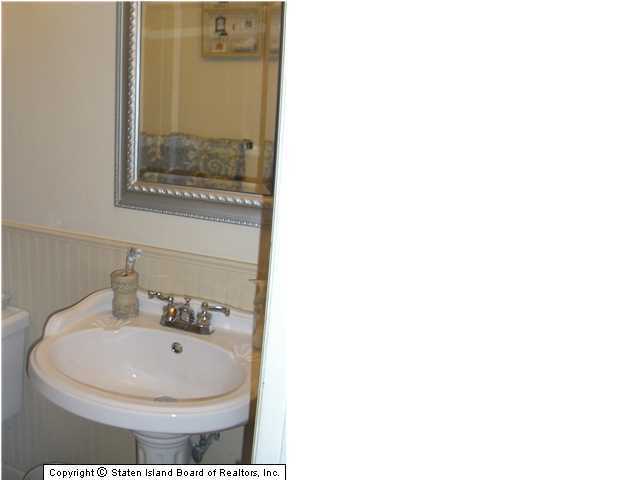324 Timber Ridge Drive Staten Island, NY 10306 - Photo 9 of 15 Additional Photo