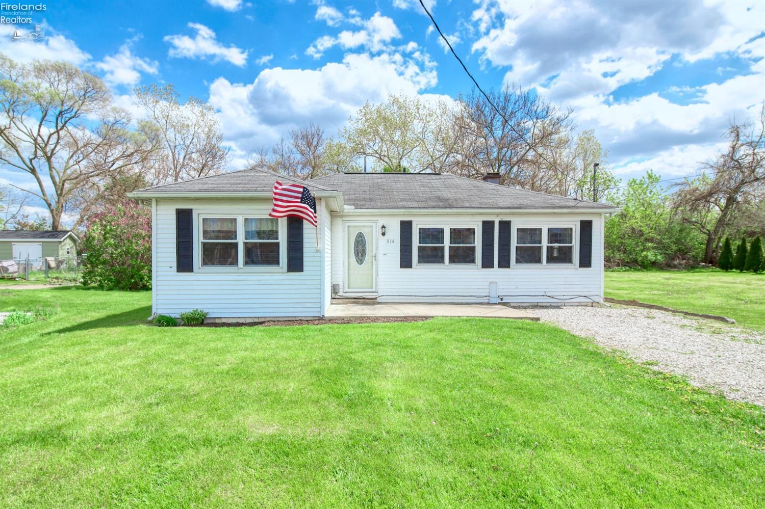 316 East Strub Road Sandusky, OH 44870 - Photo 1 of 19 Gallery Image 1