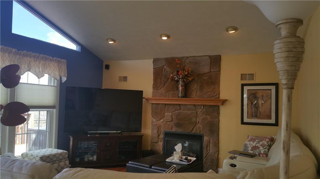 340 Rockfield Road Pittsburgh, PA 15243 - Photo 6 of 25