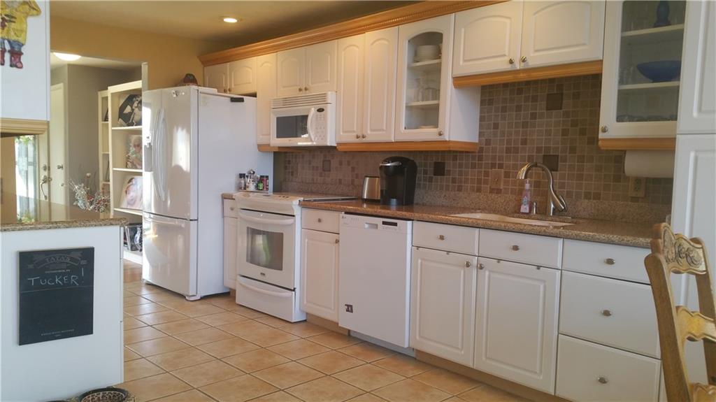 340 Rockfield Road Pittsburgh, PA 15243 - Photo 7 of 25