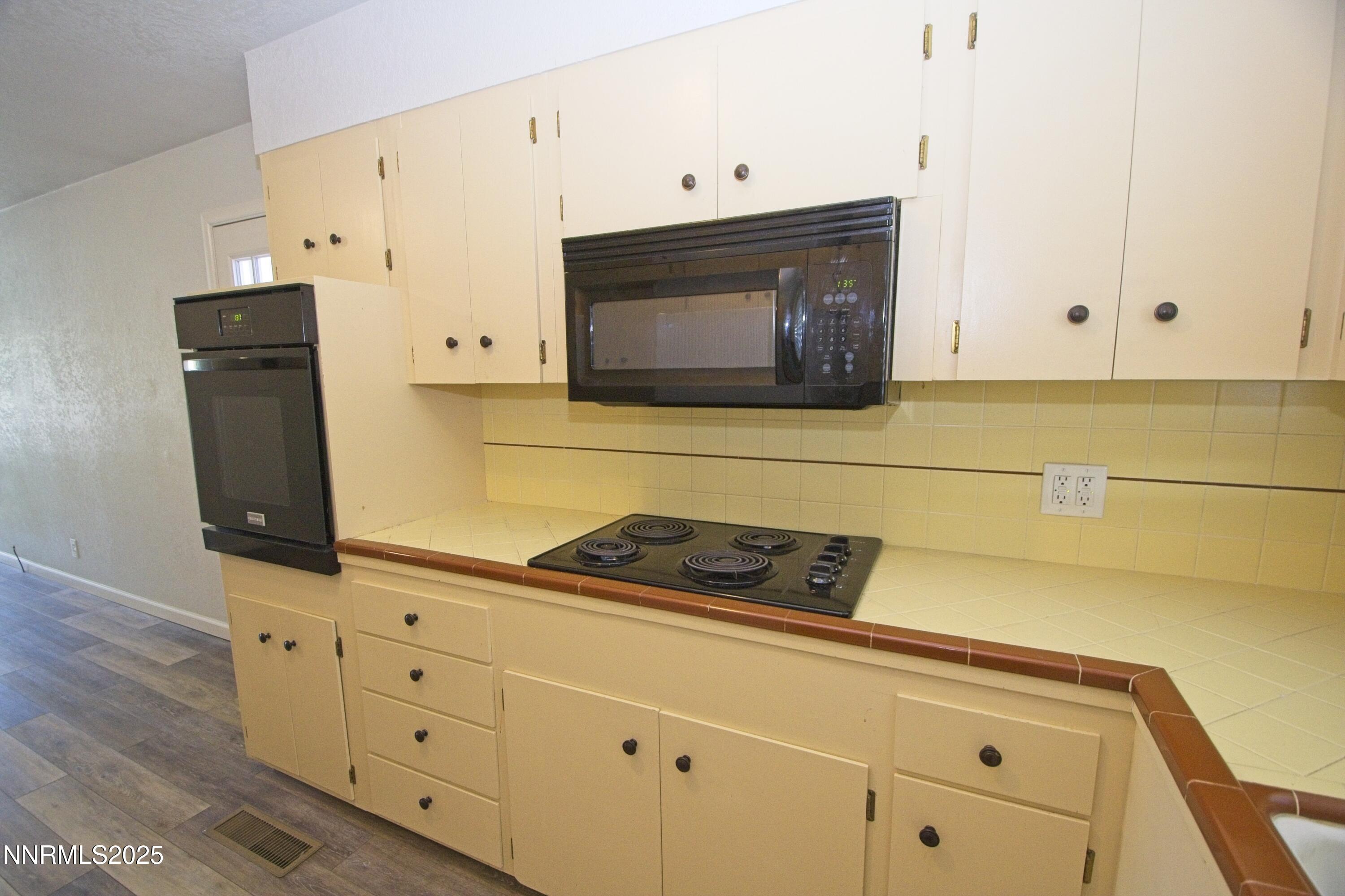 3103 Lakeside Drive Reno, NV 89509 - Photo 8 of 21 DSC_8662
