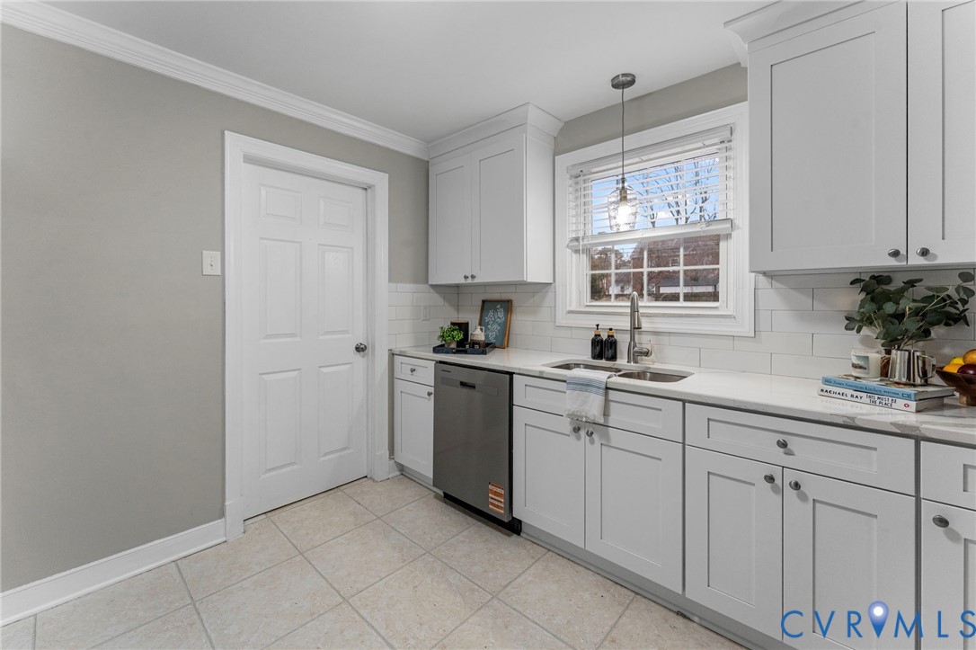 2425 Dumbarton Road Henrico, VA 23228 - Photo 10 of 31 Gallery Image 10