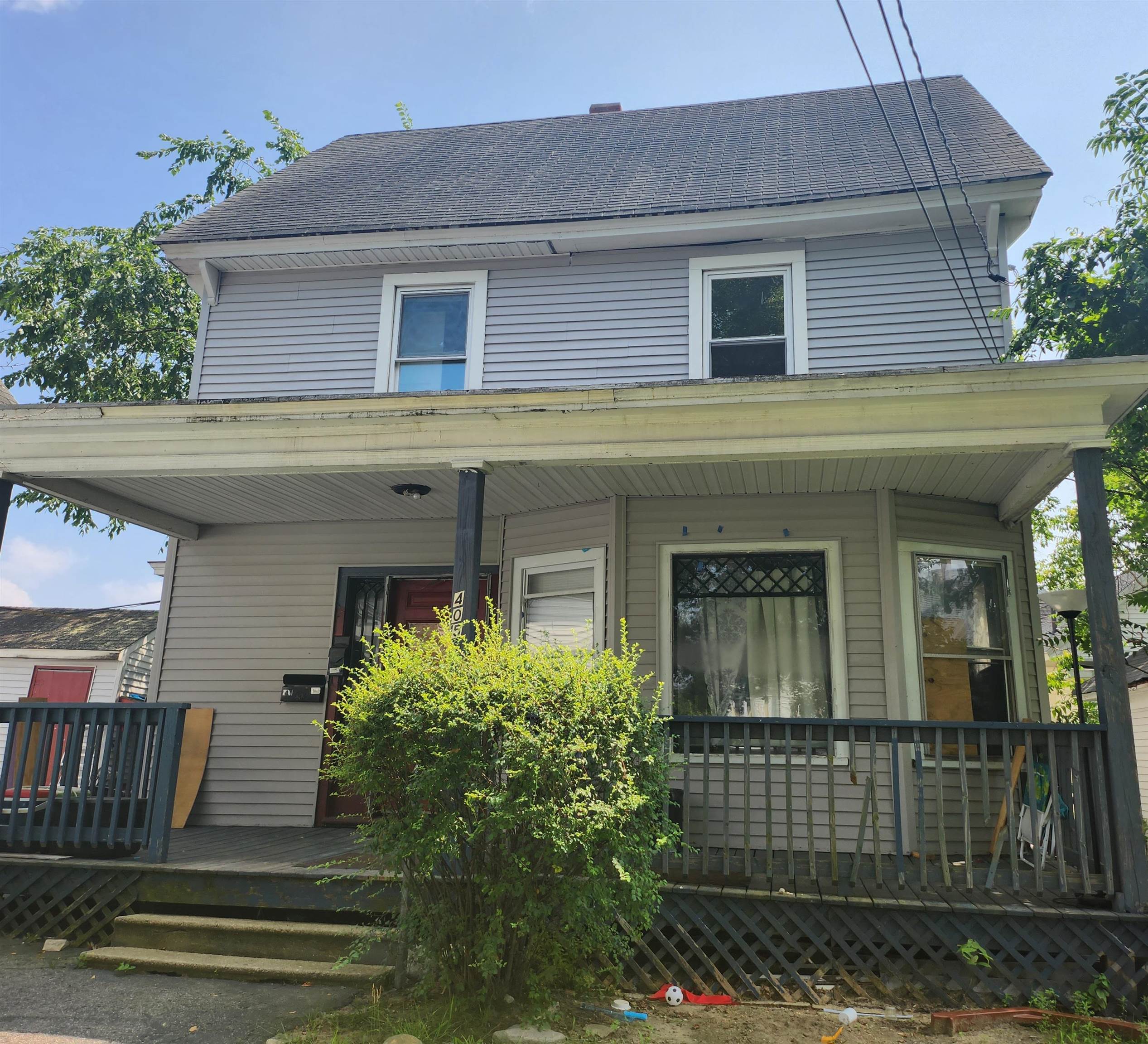 405 Hanover Street Manchester, NH 03104 - Photo 1 of 22 Gallery Image 1