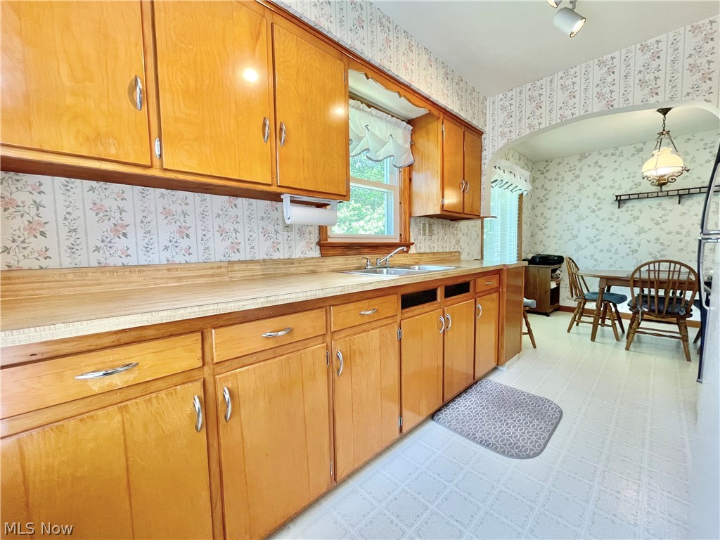 7946 Richard Road Broadview Heights, OH 44147 - Photo 5 of 19 Gallery Image 5