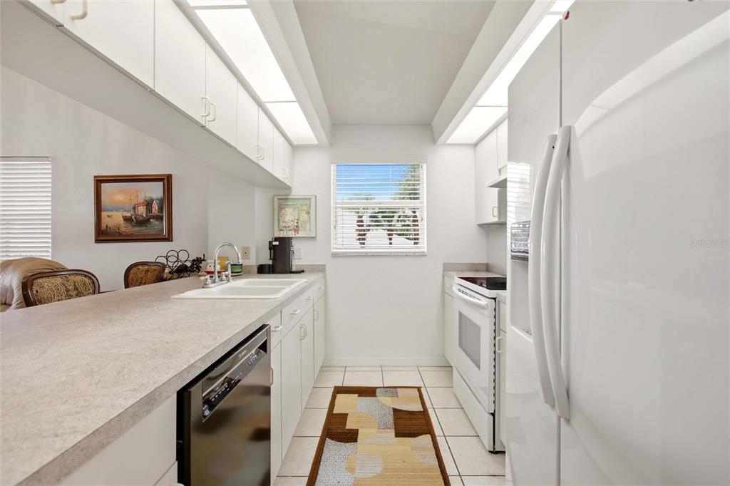 1512 Rio De Janeiro Avenue, Unit 428 Punta Gorda, FL 33983 - Photo 9 of 44