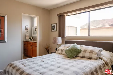 $629,000 | 15023 Sherman Way, Unit E, Van Nuys, CA 91405