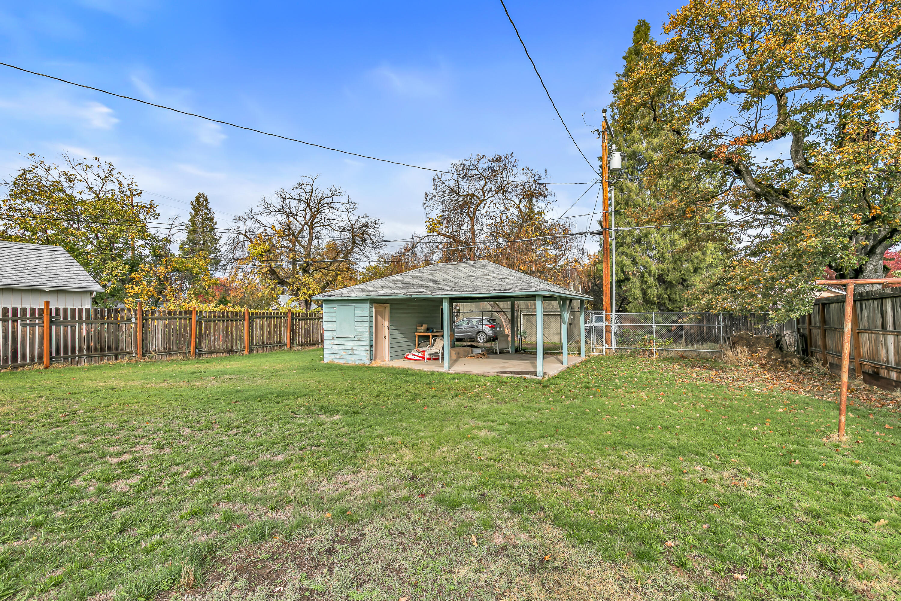 1048 West 13th Street Medford, OR 97501 - Photo 19 of 24