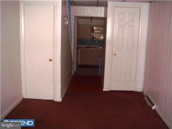 348 Locust Street Reading, PA 19604 - Photo 4 of 6 Gallery Image 4