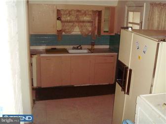 348 Locust Street Reading, PA 19604 - Photo 5 of 6 Gallery Image 5
