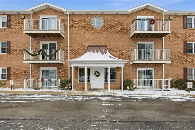 $160,000 | 506 Dehaven Court, Unit 506, Glenshaw, PA 15116