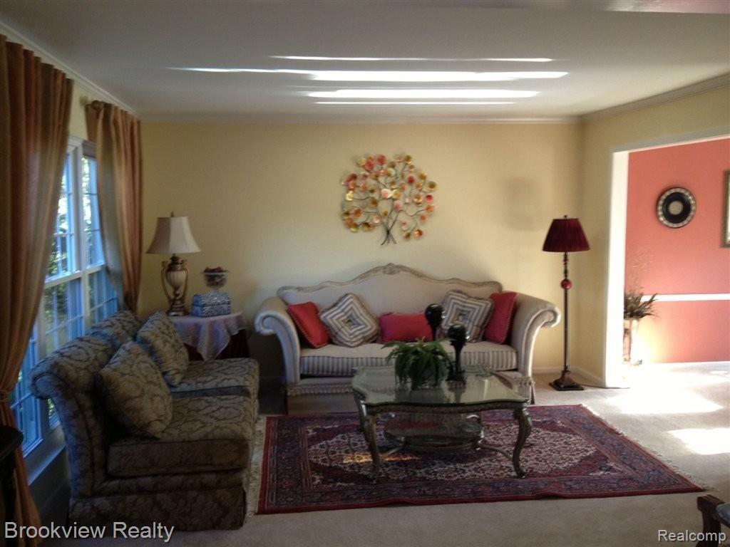 1300 Harvard Drive Rochester, MI 48307 - Photo 8 of 26 living room