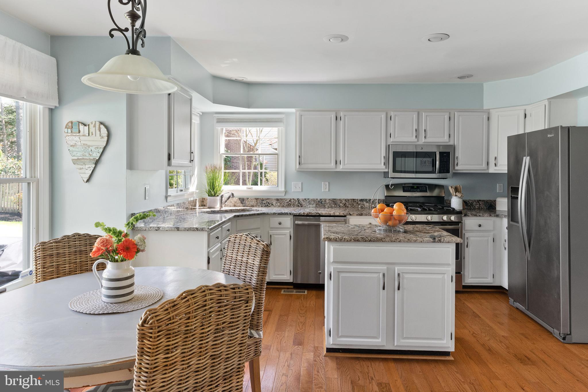 416 Riding Ridge Road Annapolis, MD 21403 - Photo 13 of 46 Light and bright Kitchen....a pleasure