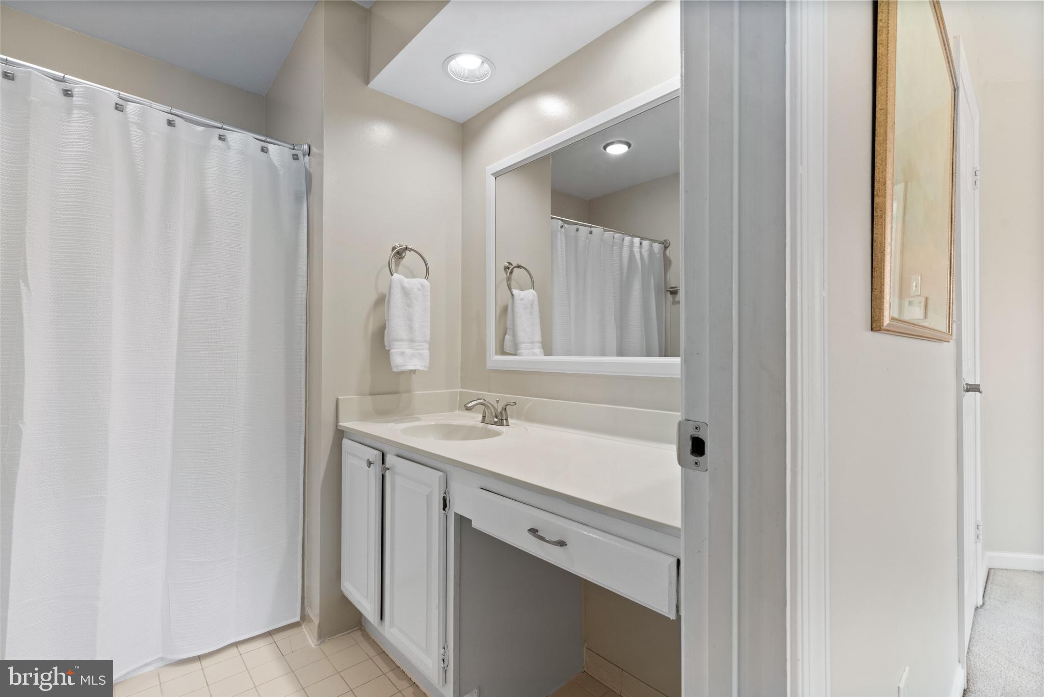 416 Riding Ridge Road Annapolis, MD 21403 - Photo 28 of 46 Primary bathroom