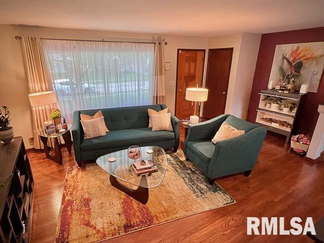 2308 Blackhawk Road Springfield, IL 62702 - Photo 3 of 17