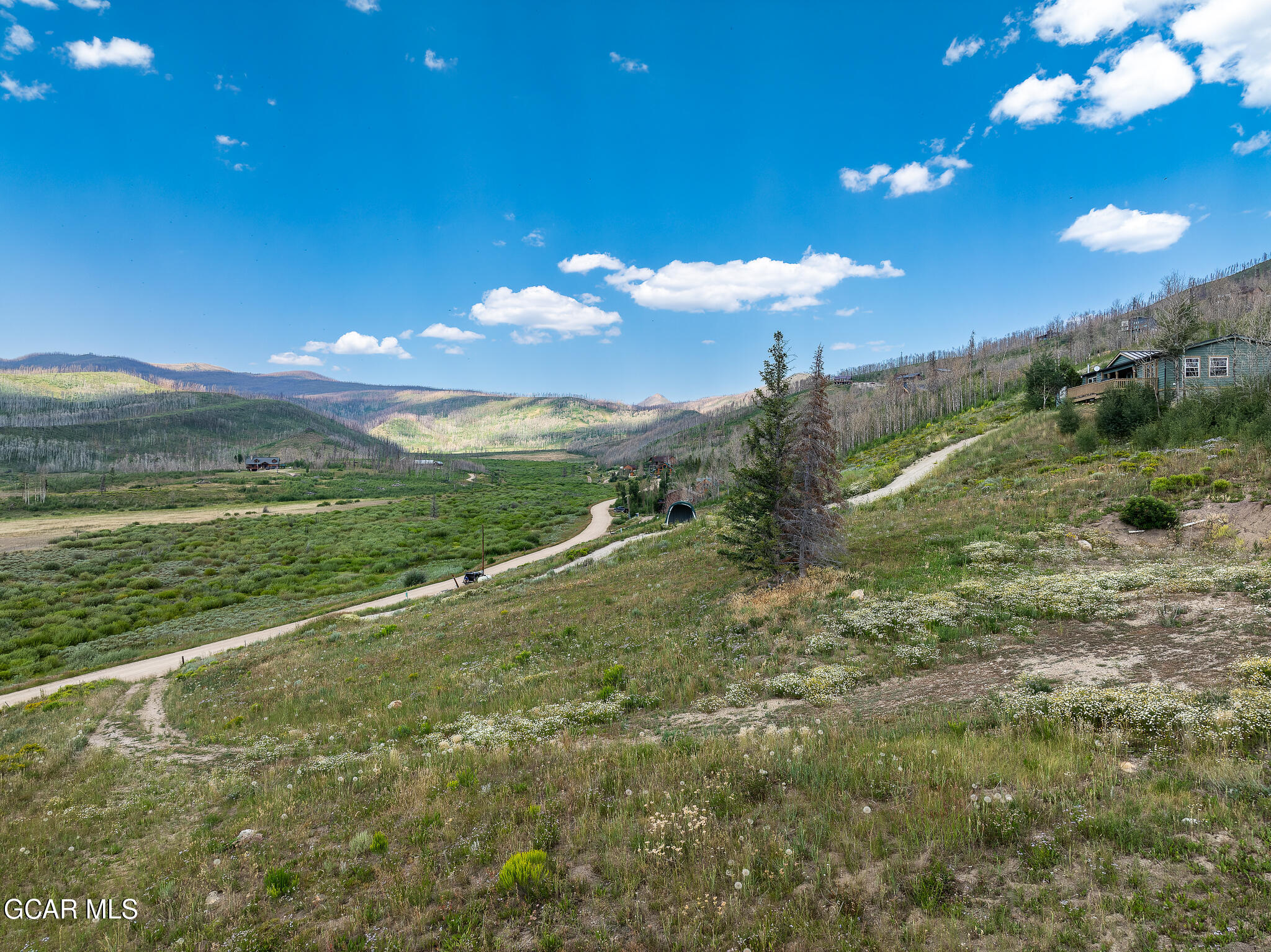 5294 Gcr 41 Granby, CO 80446 - Photo 5 of 7 a view of a field with an ocean