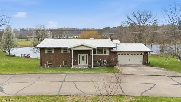 $314,999 | 20 Mustang Acres, Parkersburg, WV 26104