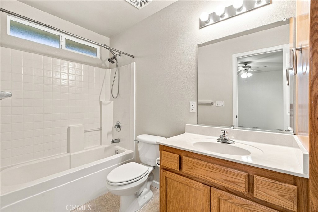 88 Key W Loop Chico, CA 95973 - Photo 36 of 44 3 bed primary bath