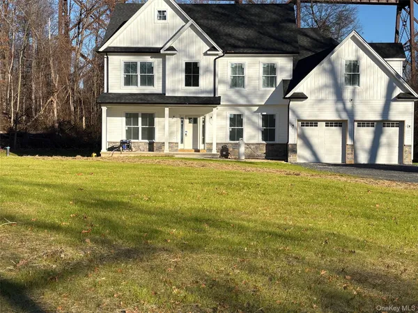 $884,900 | 3 Rosewood Lane, Wingdale, NY 12594