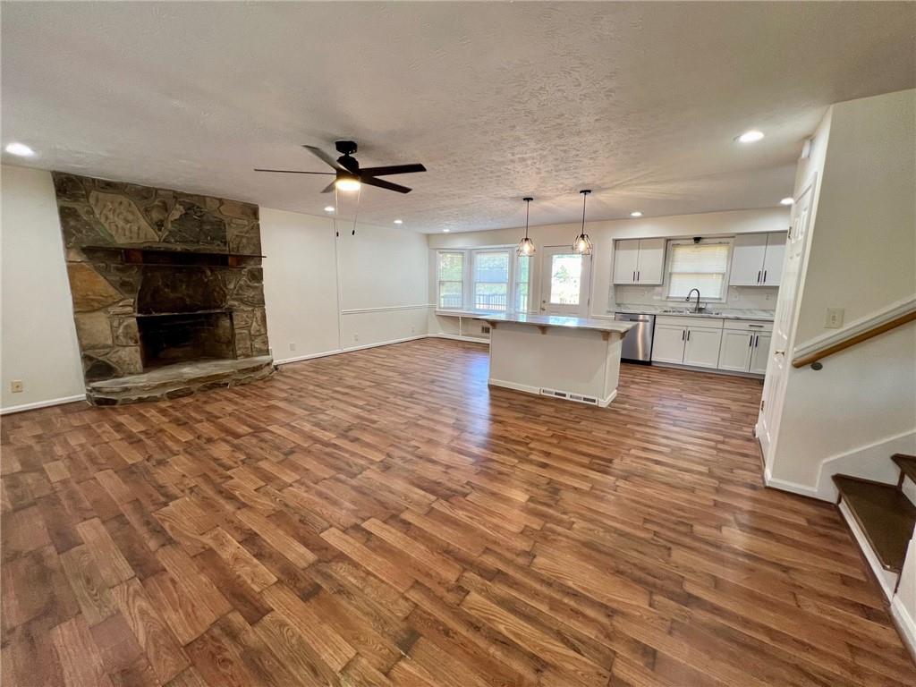 4005 Shallowford Road Marietta, GA 30062 - Photo 3 of 21