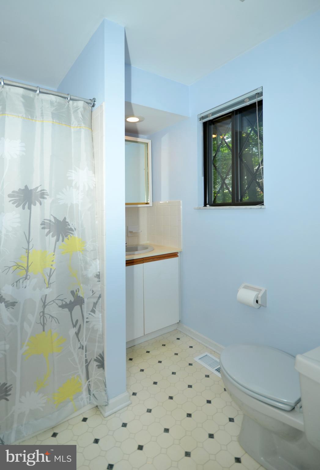 903 Monkton Road Monkton, MD 21111 - Photo 14 of 29 Attached master bath
