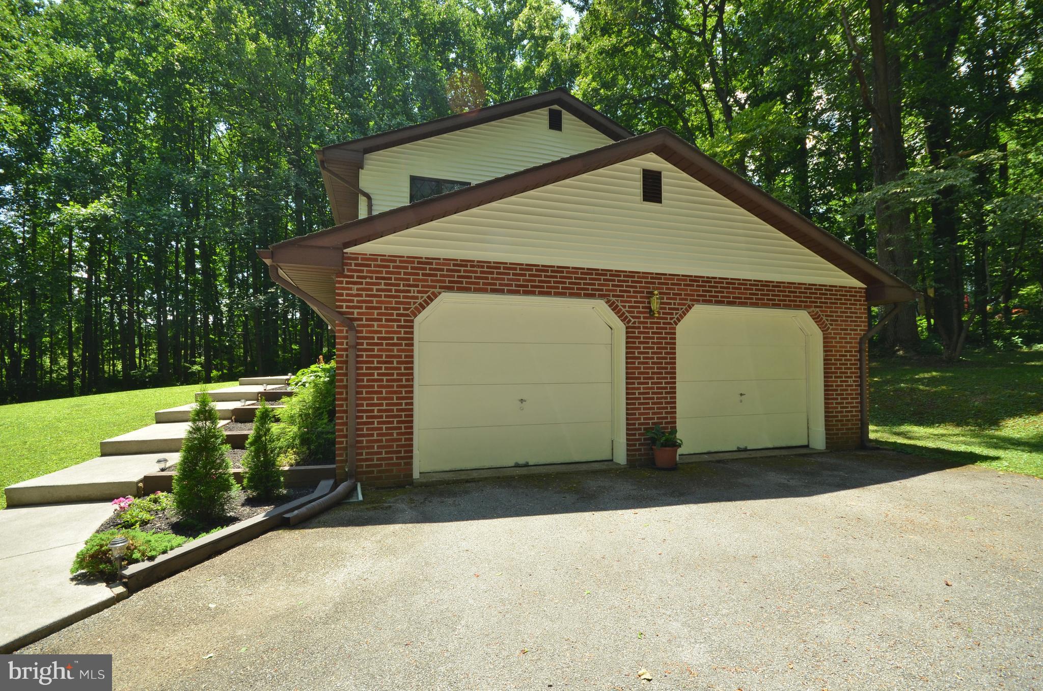903 Monkton Road Monkton, MD 21111 - Photo 22 of 29 Side of home w/ 2 car garage
