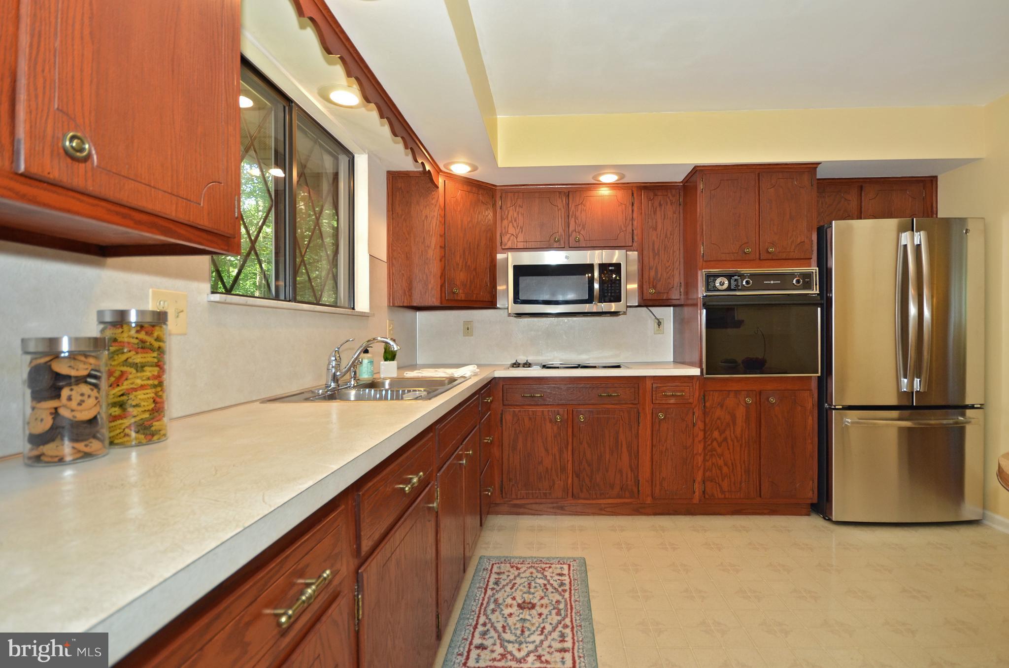 903 Monkton Road Monkton, MD 21111 - Photo 5 of 29 Kitchen w/ new SS fridge & microwave