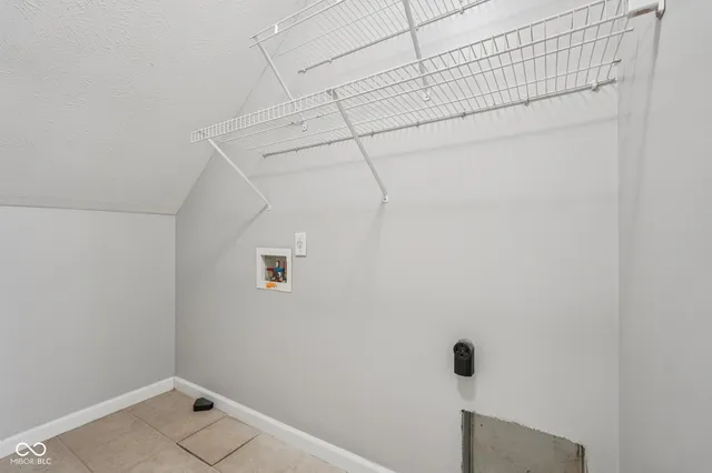 $329,000 | 1916 North Sandal Wood Drive, Yorktown, IN 47396