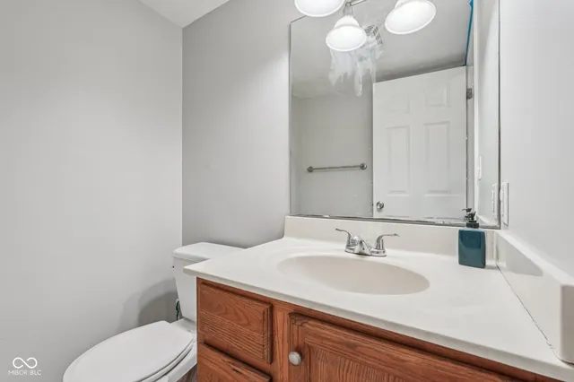 $329,000 | 1916 North Sandal Wood Drive, Yorktown, IN 47396