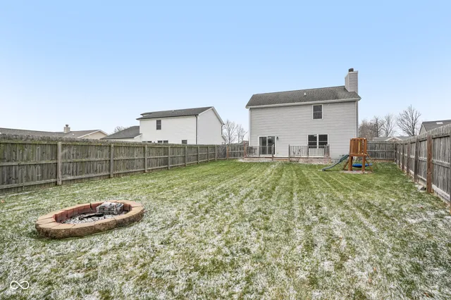 $329,000 | 1916 North Sandal Wood Drive, Yorktown, IN 47396