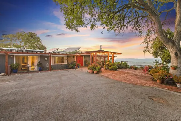 $1,090,000 | 440 Hillside Road, San Juan Bautista, CA 95045