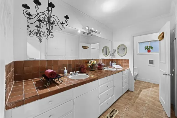 $1,090,000 | 440 Hillside Road, San Juan Bautista, CA 95045