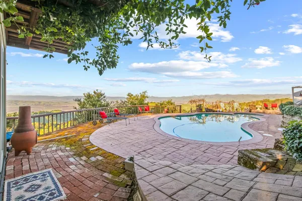 $1,090,000 | 440 Hillside Road, San Juan Bautista, CA 95045