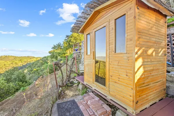 $1,090,000 | 440 Hillside Road, San Juan Bautista, CA 95045