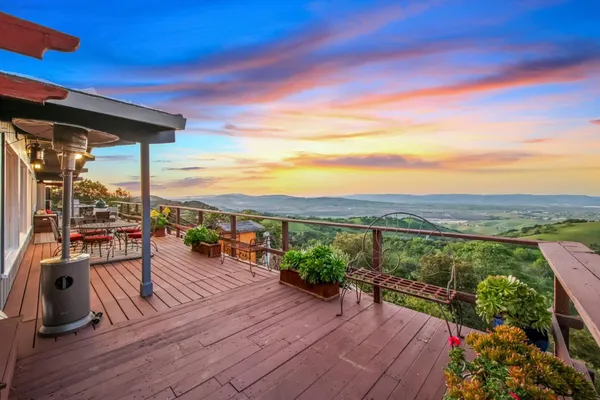 $1,090,000 | 440 Hillside Road, San Juan Bautista, CA 95045