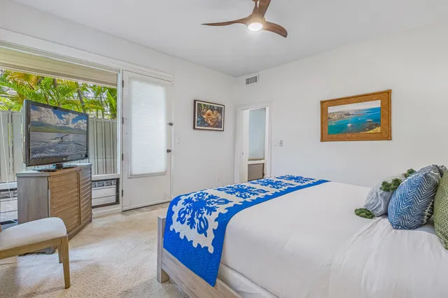 a view of front door and porch