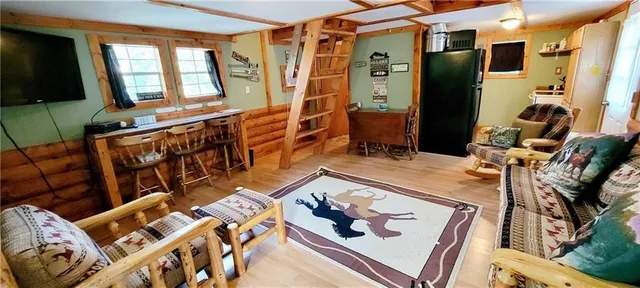 $235,000 | 61 North Lakeview Road, Mapleton, KS 66754