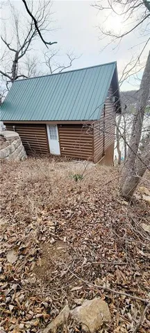 $235,000 | 61 North Lakeview Road, Mapleton, KS 66754