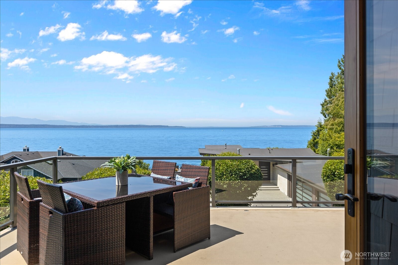 18608 Sound View Place Edmonds, WA 98020 - Photo 35 of 40