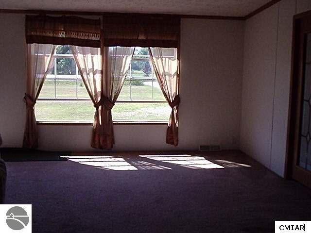 425 South Shepherd Road Mount Pleasant, MI 48858 - Photo 6 of 9 1770999-5.JPG