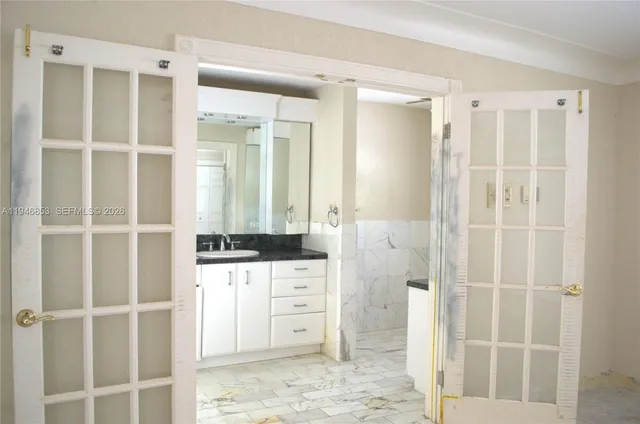 an empty room with a empty space