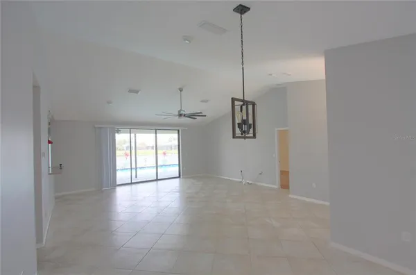 $3,195 | 6907 Ranch Road, Sarasota, FL 34243